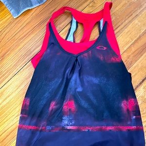 Oakley womens tank top size small